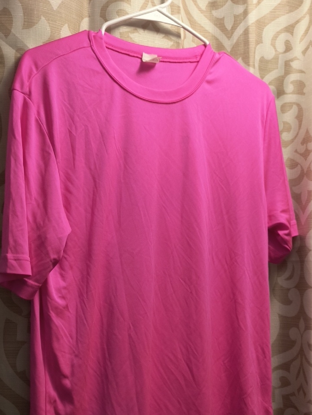 Men's Crew Neck Performance T-Shirt in Bright Pink